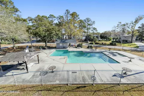 6027 Apache Dr, Kiln, MS 39556 photo 6