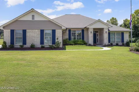 5971 Grove Ln, Horn Lake, MS 38637