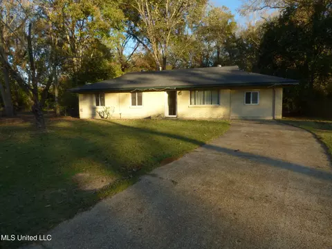 113 Mimosa Dr, Natchez, MS 39120