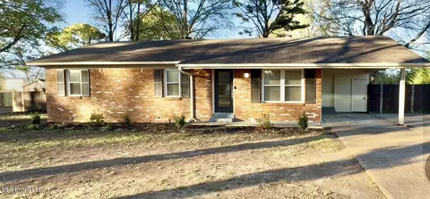 1028 Brownsferry Rd, Senatobia, MS 38668