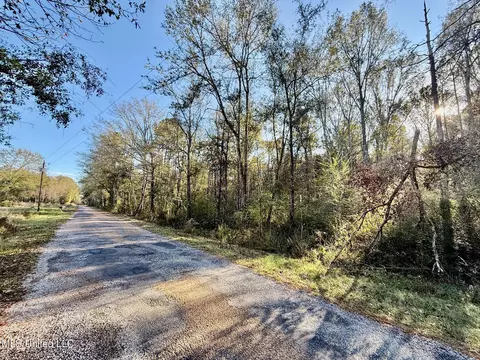 SW Lin Frank Line Road, Smithdale, MS 39664