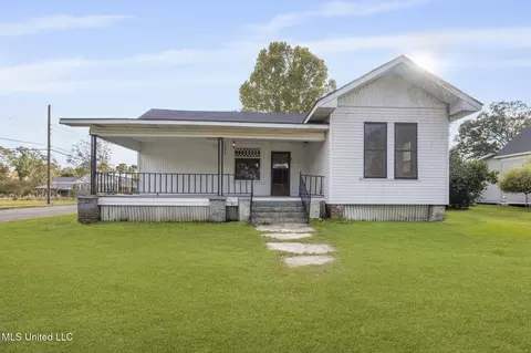264 Berry St, Gloster, MS 39638