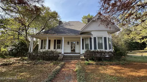 409 N Jackson St, Crystal Springs, MS 39059
