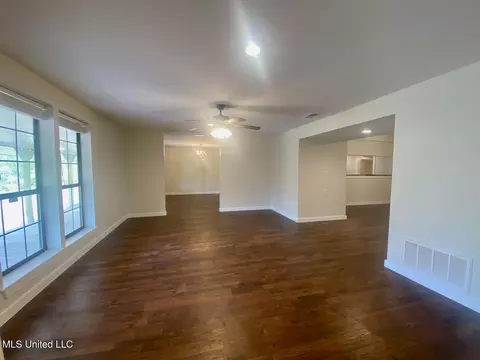 122 Hunter Ln, Lucedale, MS 39452 photo 10