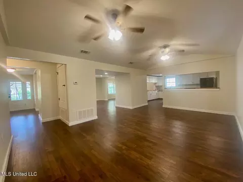122 Hunter Ln, Lucedale, MS 39452 photo 5