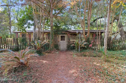232 Citizen St, Bay Saint Louis, MS 39520