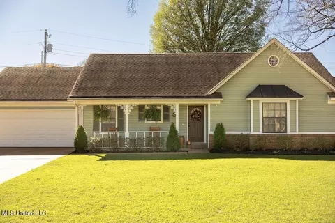 9811 Cherokee Dr, Olive Branch, MS 38654