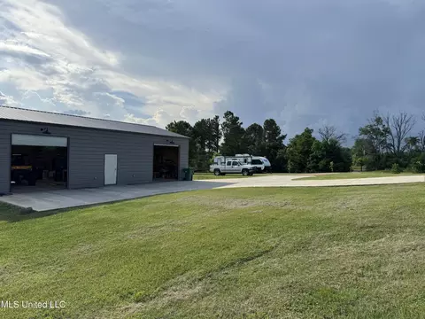Exterior - 4315 Tank Rd, Terry, MS 39170 photo 10 of 11