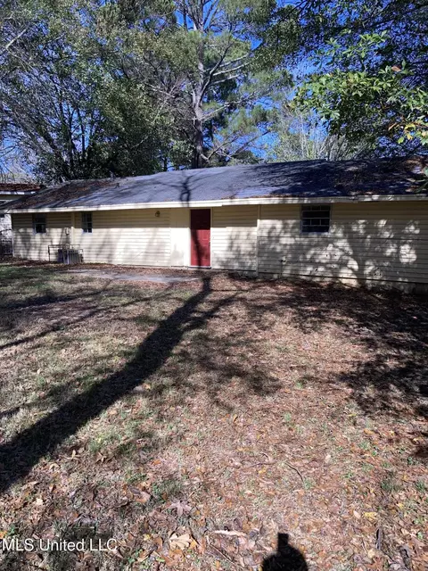 Exterior - 983 Branch St, Jackson, MS 39212 photo 1 of 3