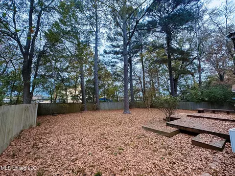 Exterior - 5253 Wayneland Dr, Jackson, MS 39211 photo 3 of 5