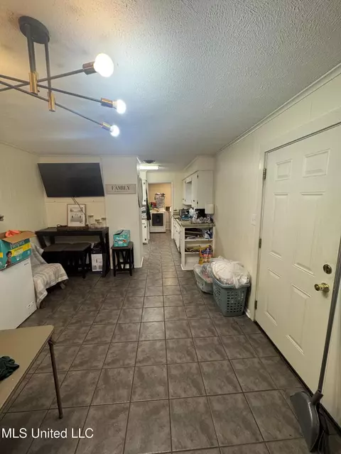 Entry Way - 5253 Wayneland Dr, Jackson, MS 39211 photo 3 of 3