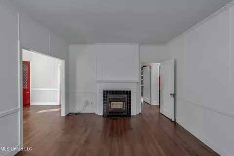 Living - 1505 Myrtle St, Jackson, MS 39202 photo 1 of 2