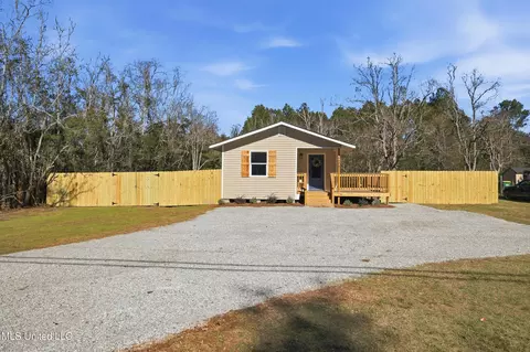 14822 Parker Rd, Biloxi, MS 39532