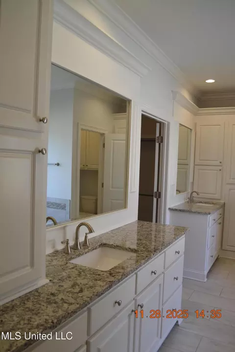 Bath - 529 E Park St, Canton, MS 39046 photo 2 of 5