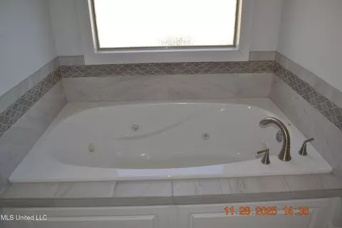 Bath - 529 E Park St, Canton, MS 39046 photo 3 of 5