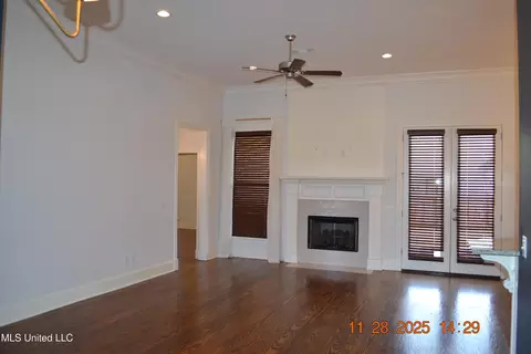 Living - 529 E Park St, Canton, MS 39046 photo 1 of 1
