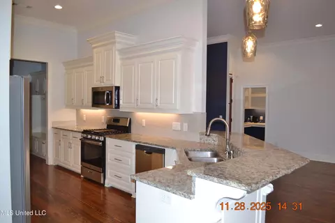 Kitchen - 529 E Park St, Canton, MS 39046 photo 3 of 3