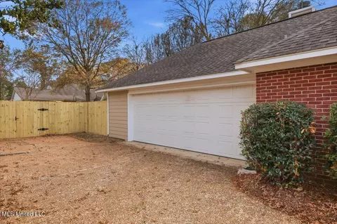 130 E Hill Dr, Madison, MS 39110 photo 5