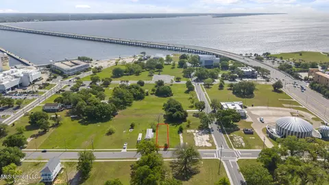 124 Cedar St, Biloxi, MS 39530