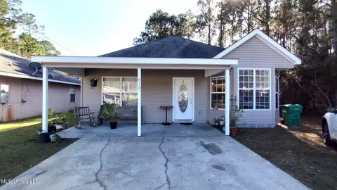 6101 E Quitman St, Bay Saint Louis, MS 39520