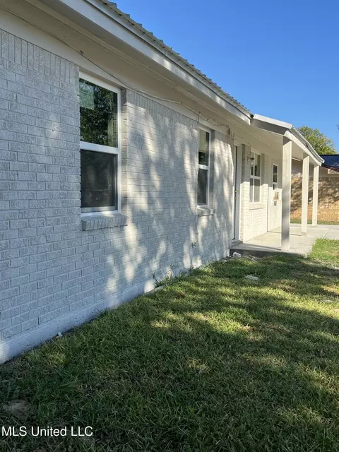 204 Perry Dr, Lyon, MS 38645