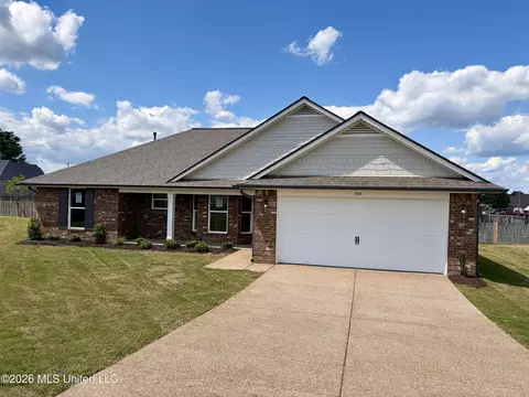 104 Red Bird Cv, Senatobia, MS 38668