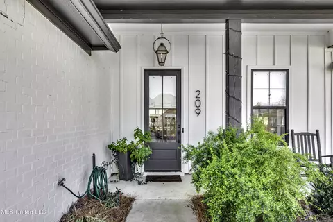 209 Herons Bay Cir, Madison, MS 39110 photo 5
