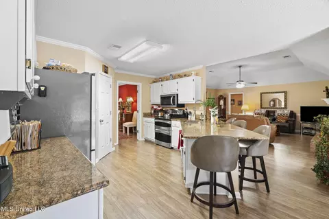 3315 E Plum Point Dr, Olive Branch, MS 38654 photo 12