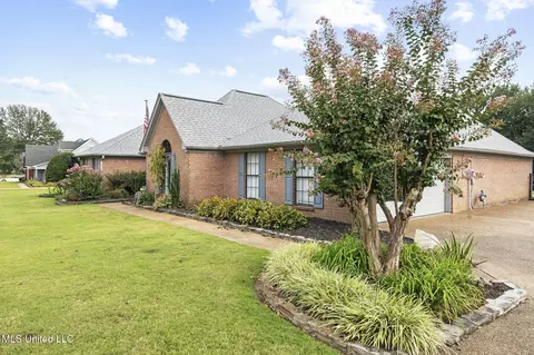 3315 E Plum Point Dr, Olive Branch, MS 38654 photo 4