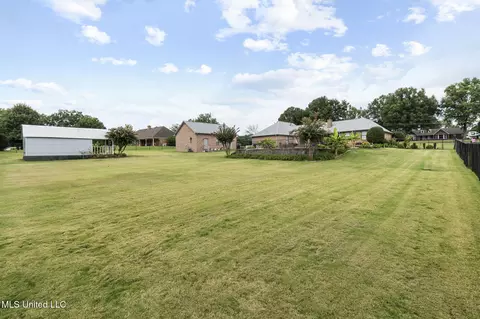 3315 E Plum Point Dr, Olive Branch, MS 38654 photo 38