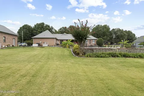3315 E Plum Point Dr, Olive Branch, MS 38654 photo 36