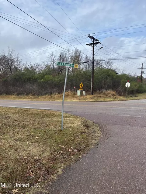 Alexander Drive, Olive Branch, MS 38654