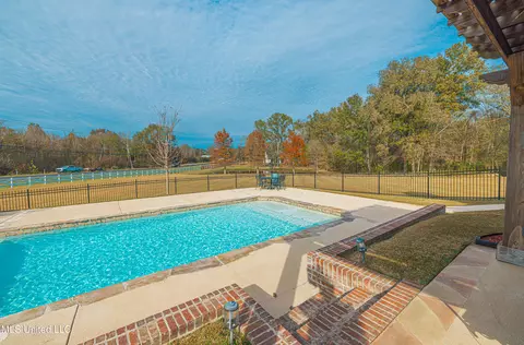 Exterior - 103 Roberts Dr, Madison, MS 39110 photo 10 of 14