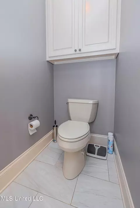 Bath - 103 Roberts Dr, Madison, MS 39110 photo 8 of 12