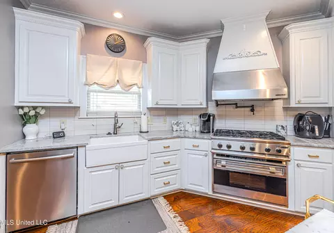 Kitchen - 103 Roberts Dr, Madison, MS 39110 photo 5 of 5