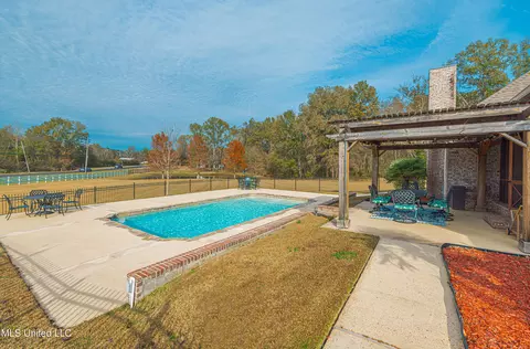 Exterior - 103 Roberts Dr, Madison, MS 39110 photo 9 of 14