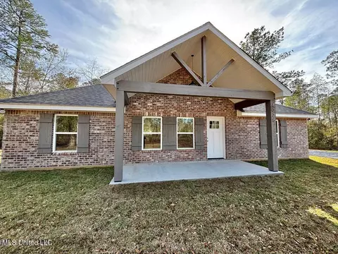 4026 Violet St, Kiln, MS 39556