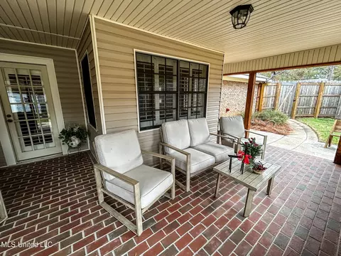 Exterior - 252 Woodgate Ln, Brandon, MS 39042 photo 4 of 13