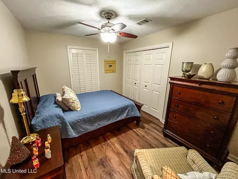 Bedroom - 252 Woodgate Ln, Brandon, MS 39042 photo 3 of 3