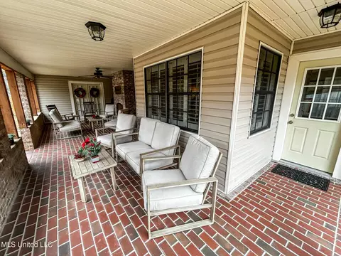 Exterior - 252 Woodgate Ln, Brandon, MS 39042 photo 2 of 13