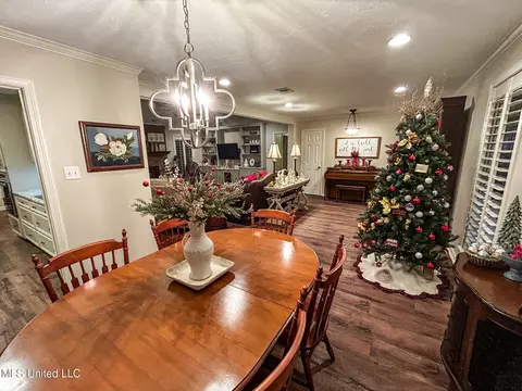 Dining - 252 Woodgate Ln, Brandon, MS 39042 photo 3 of 3