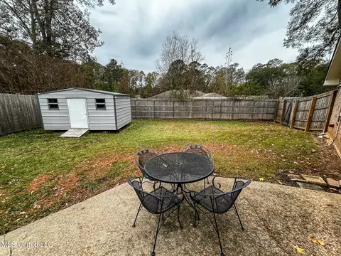Exterior - 252 Woodgate Ln, Brandon, MS 39042 photo 11 of 13
