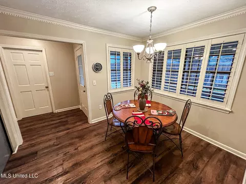 Dining - 252 Woodgate Ln, Brandon, MS 39042 photo 1 of 3