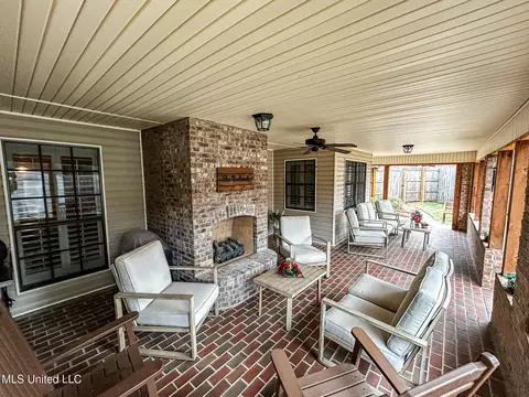 Exterior - 252 Woodgate Ln, Brandon, MS 39042 photo 8 of 13