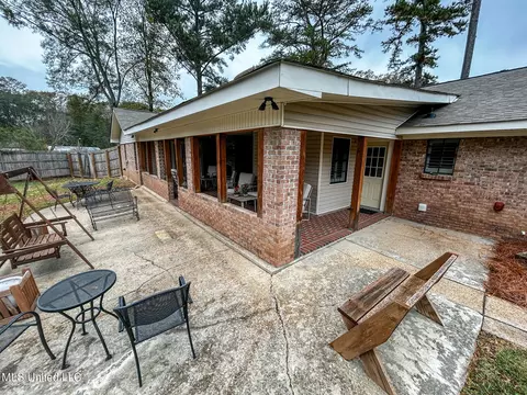 Exterior - 252 Woodgate Ln, Brandon, MS 39042 photo 13 of 13