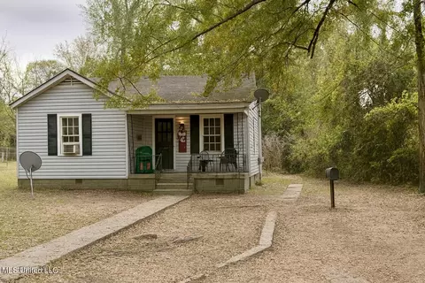 220 Rogers Cir, Brookhaven, MS 39601