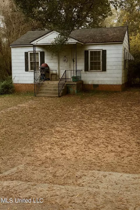 240 Rogers Cir, Brookhaven, MS 39601