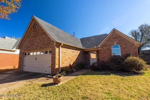 8164 Clubview Dr, Olive Branch, MS 38654