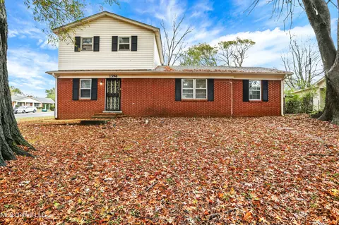 1596 Hickory Dr, Southaven, MS 38671