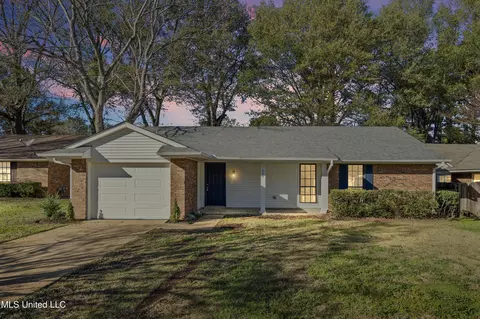 736 Old Forge Rd, Southaven, MS 38671
